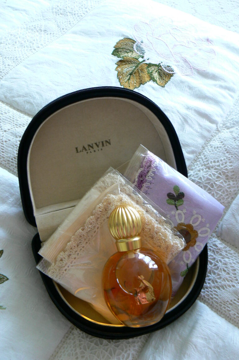 Lanvin Arpage in velvet box